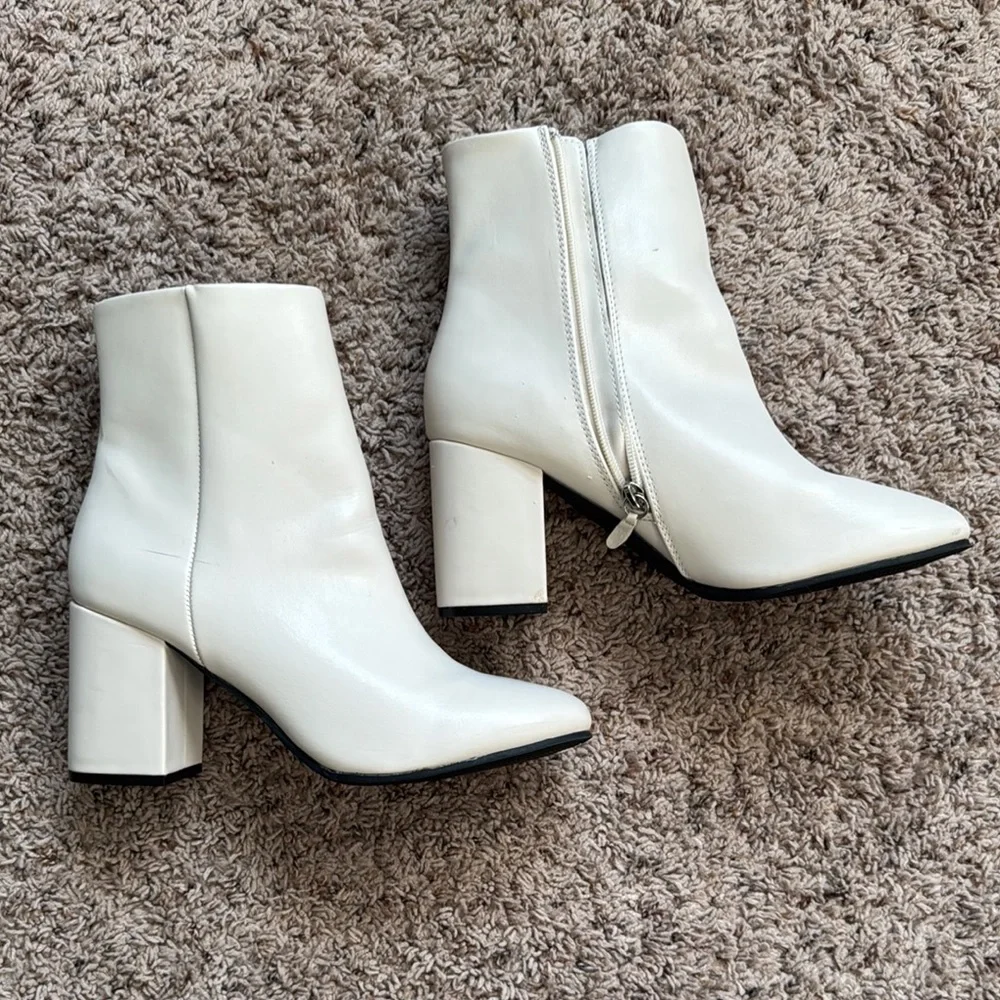 Elegant White Ankle Boots - Picture 3 of 3